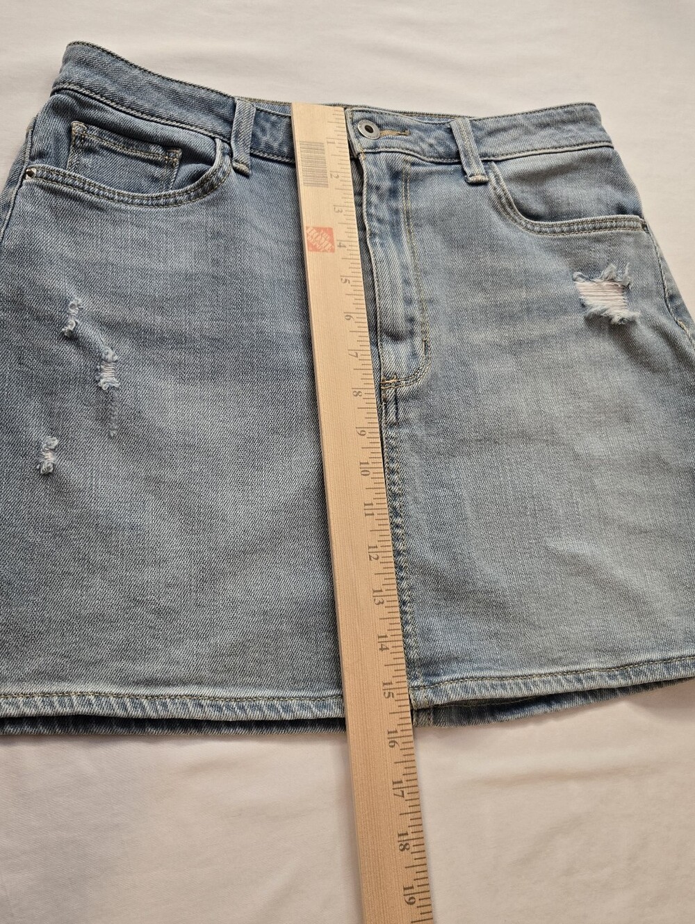 Arizona Jean Co Light Wash Distressed Denim Mini Skirt Size 9 - Picture 3 of 5